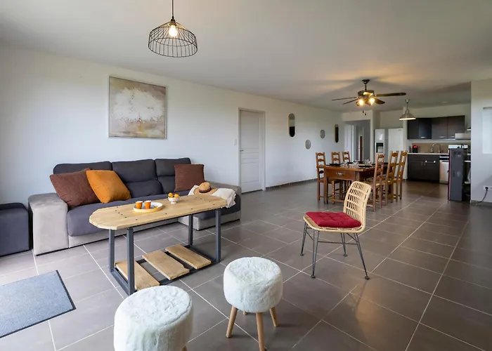 Accessible With Panoramic Views Willa