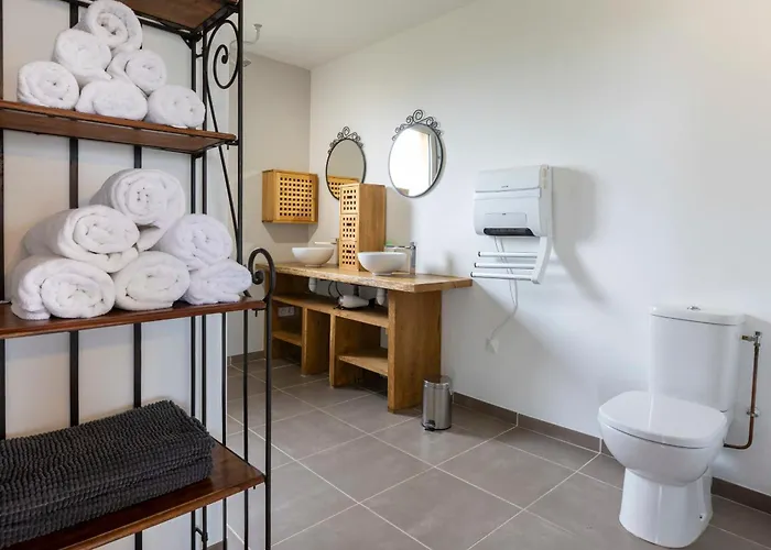 Accessible With Panoramic Views Willa